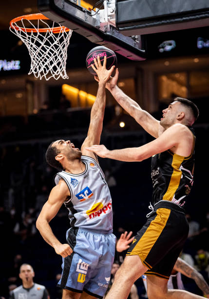 的进攻与防 的进攻与防